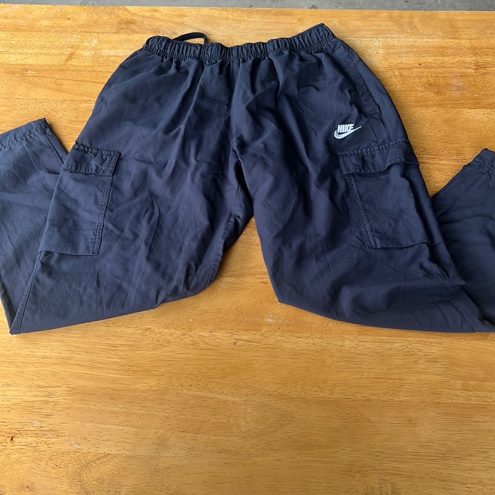 Mens Nike black cargo pants breathable material size medium
